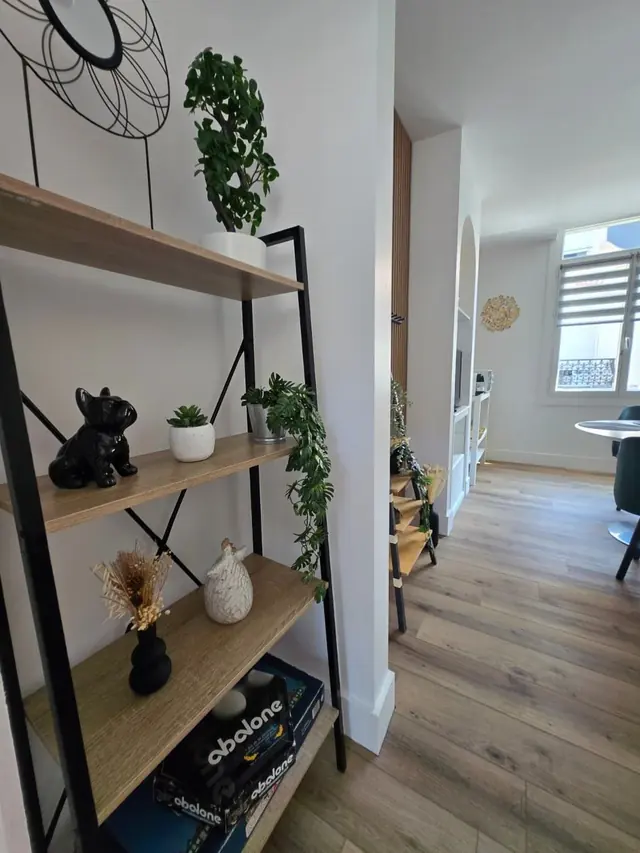 Adélise, entrée et étagère déco