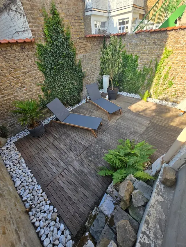 Loucé, terrasse, vue plongeante