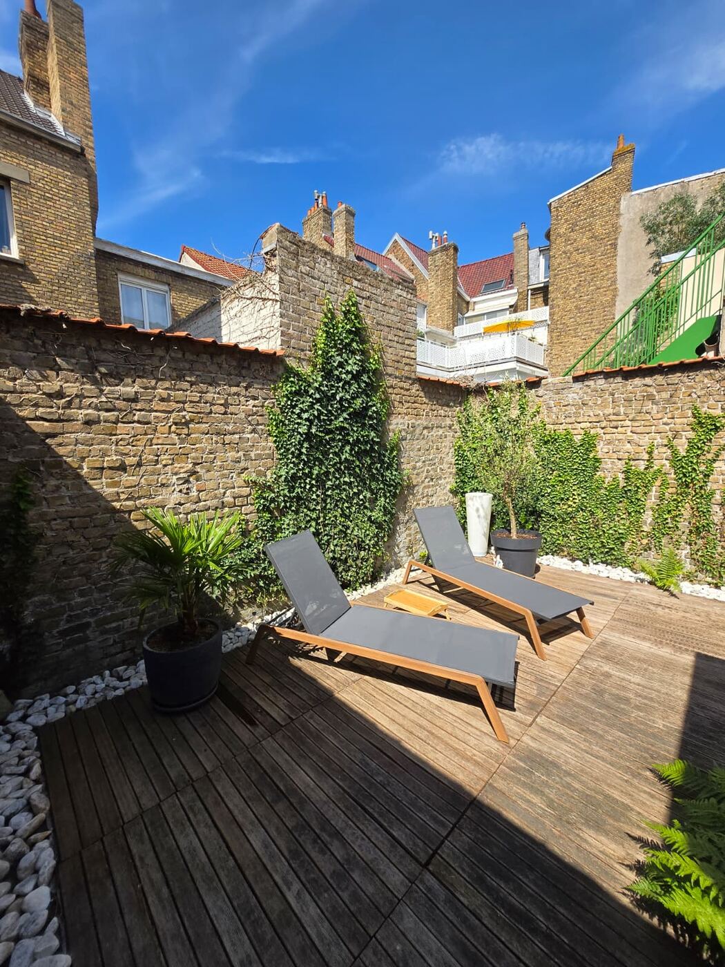 Loucé — terrasse, bains de soleil